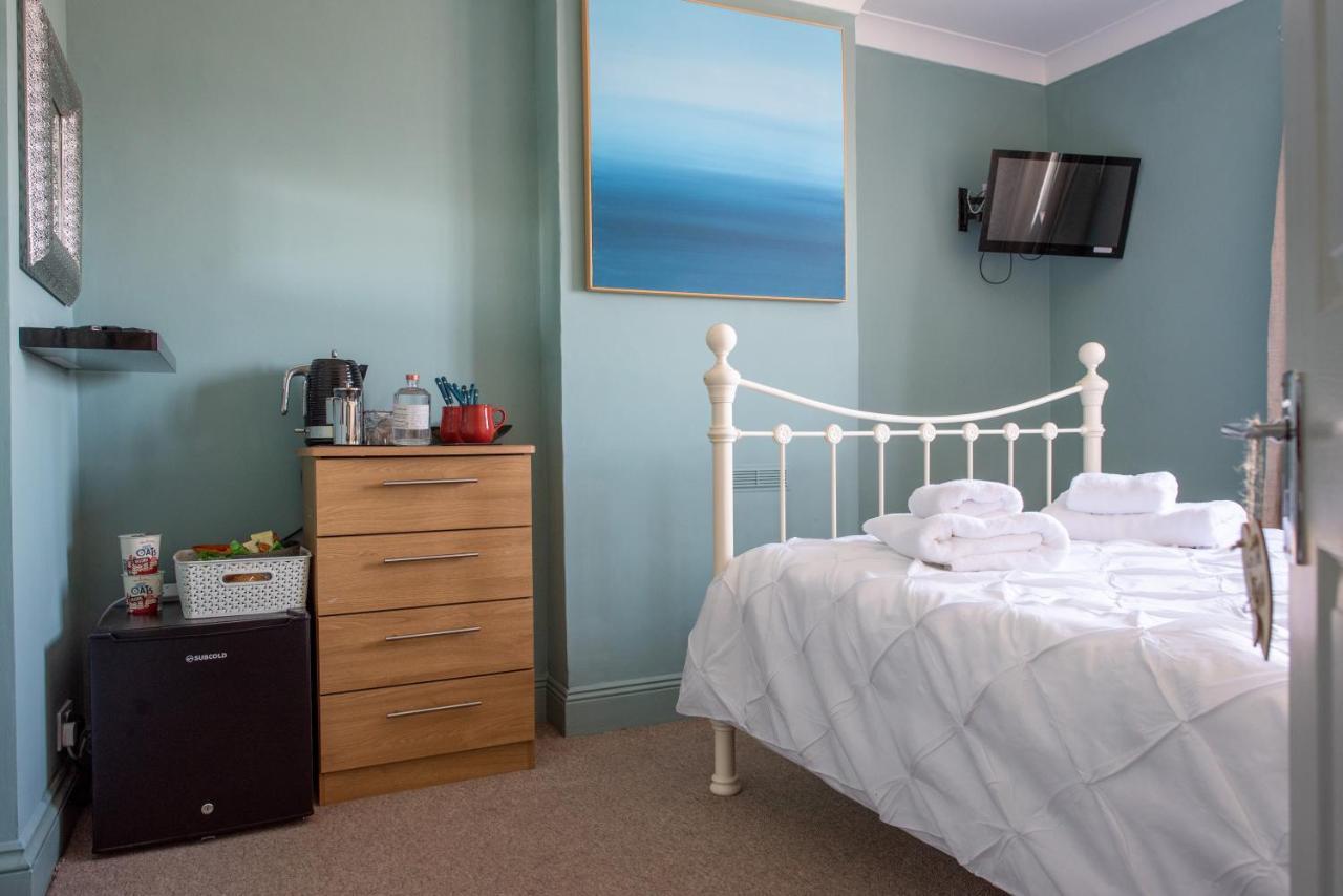 Clovelly Guest House Lyme Regis Buitenkant foto